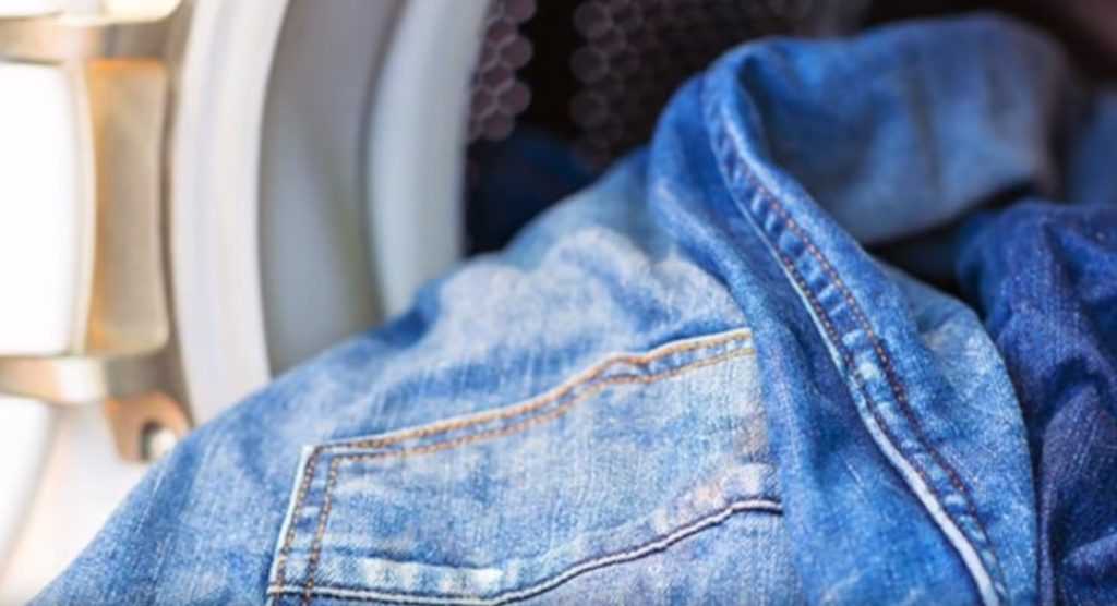 Как убрать растянутые коленки с джинсы