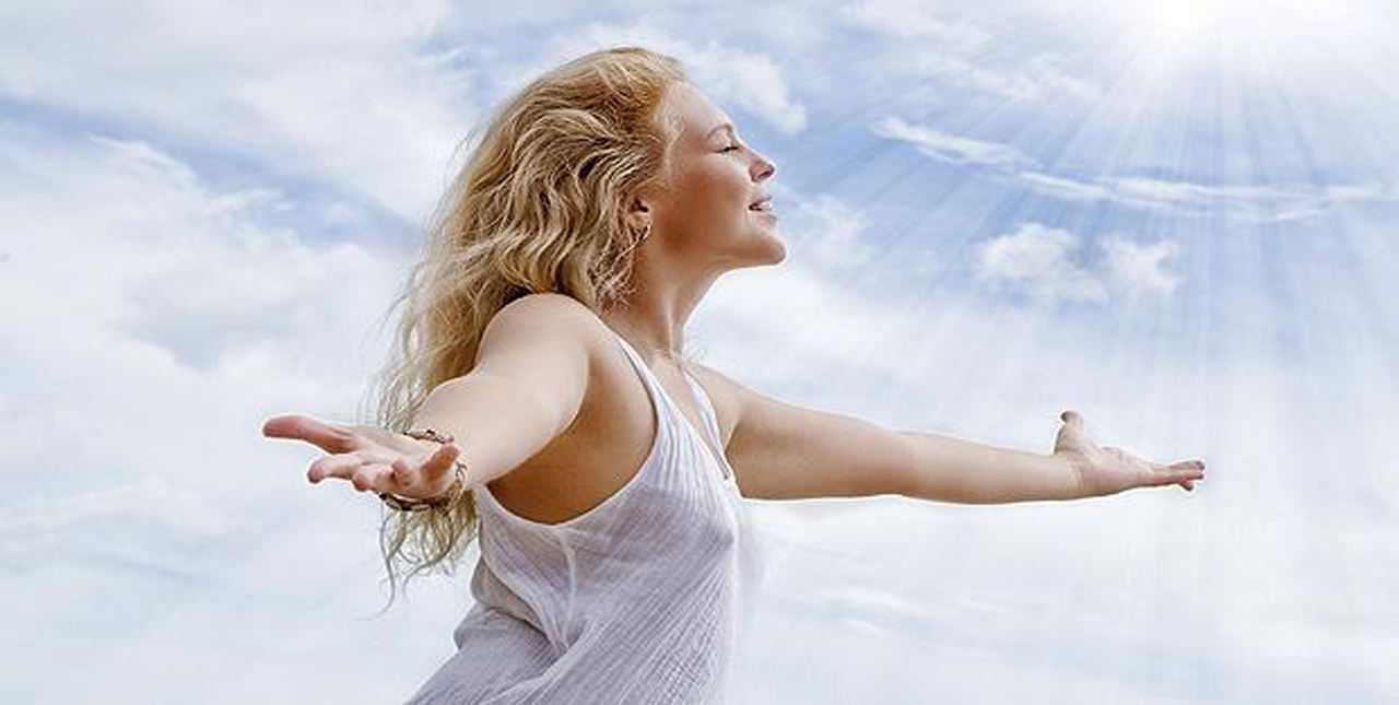 Практика йоги приветствие солнцу: как выполнять и почему улучшает здоровье
