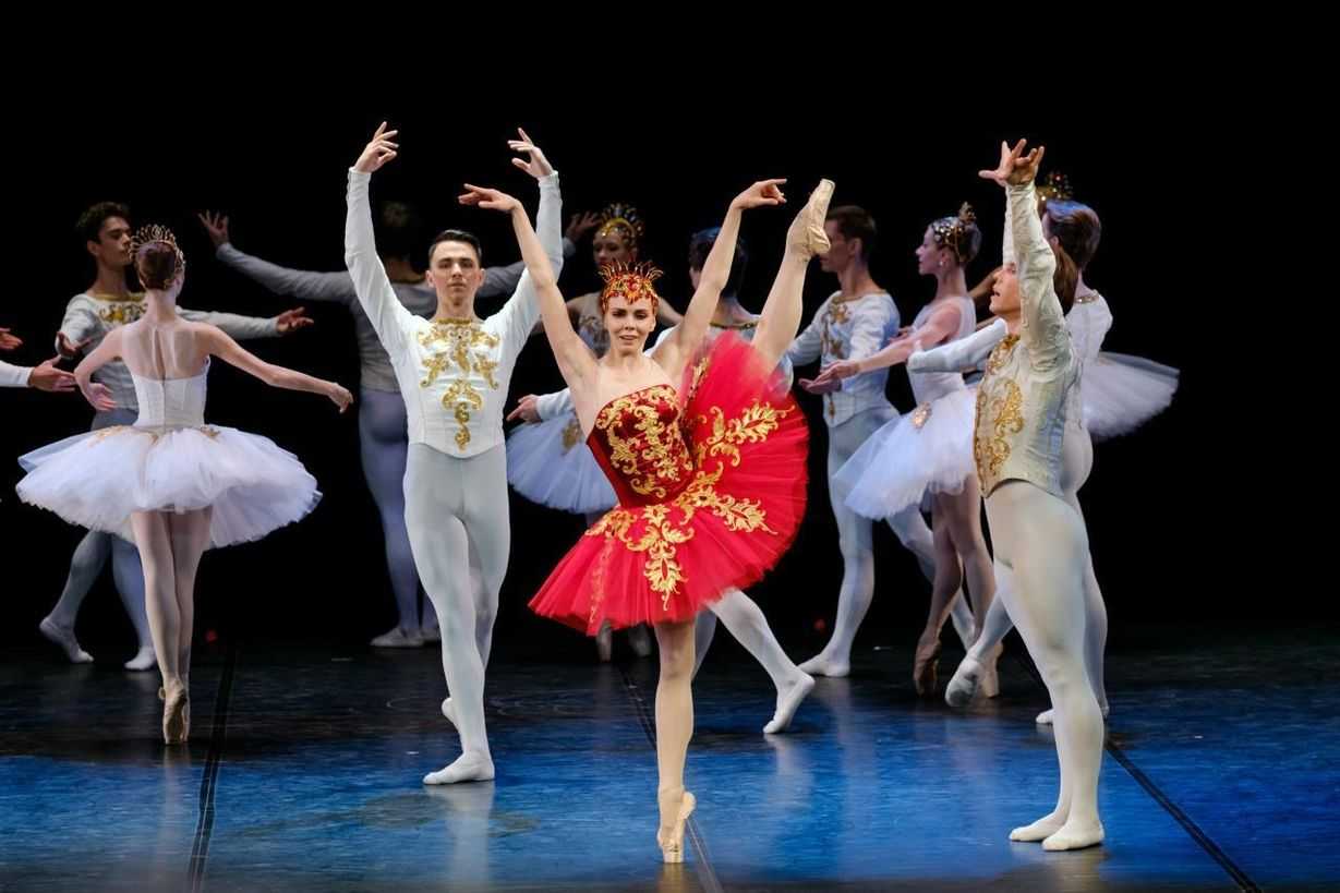 Пуанты - это неотъемлемый атрибут классического и современного балета
